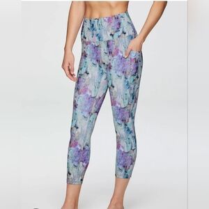 RBX Watercolor Seascape Ultra Hold Capris in Soft Blues and Purples Size XL